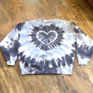 Tie-Dyed Heart Non Hooded Sweatshirt